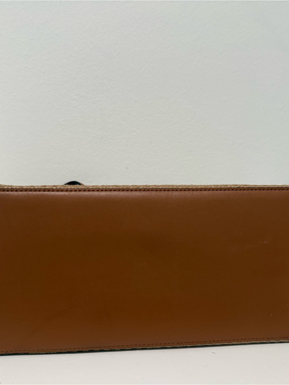 👜 Michael Kors Carter Large Open Tote in Acorn Multi - Picture 5 of 9